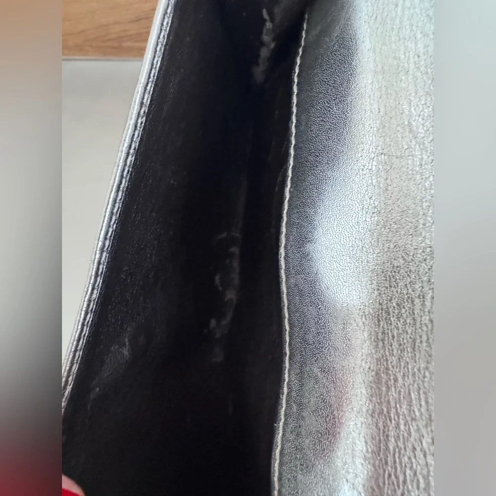 Gucci Silver Continental Wallet. - Picture 7 of 9